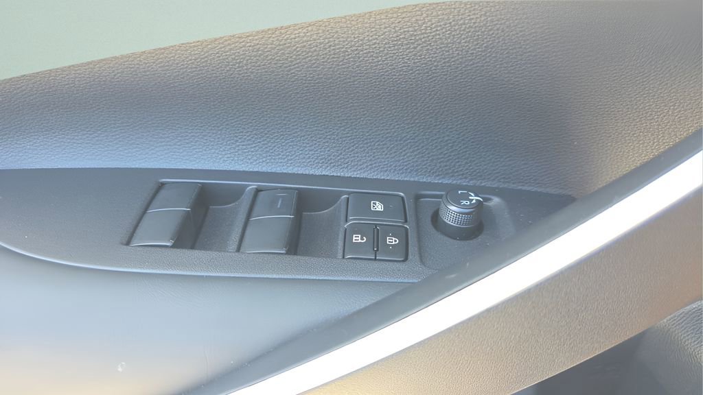 Used 2025 Toyota Corolla SE FWD image 13