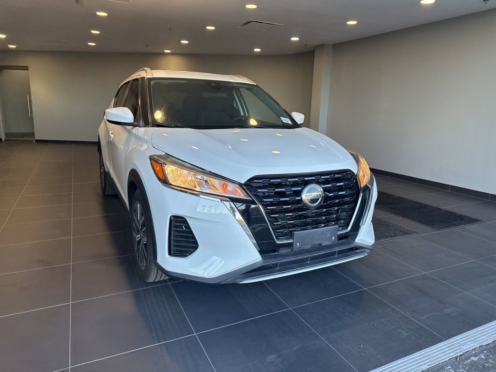Used 2021 Nissan Kicks SV image 3