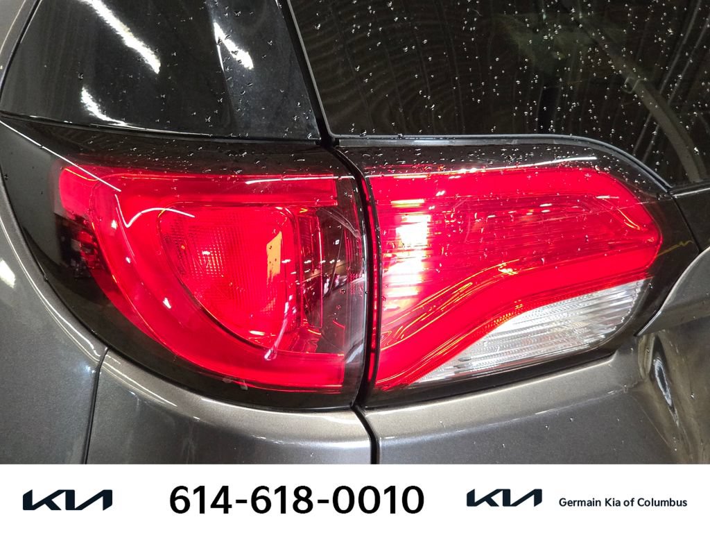 Used 2017 Chrysler Pacifica Limited w/ UConnect Theater Package FWD image 15