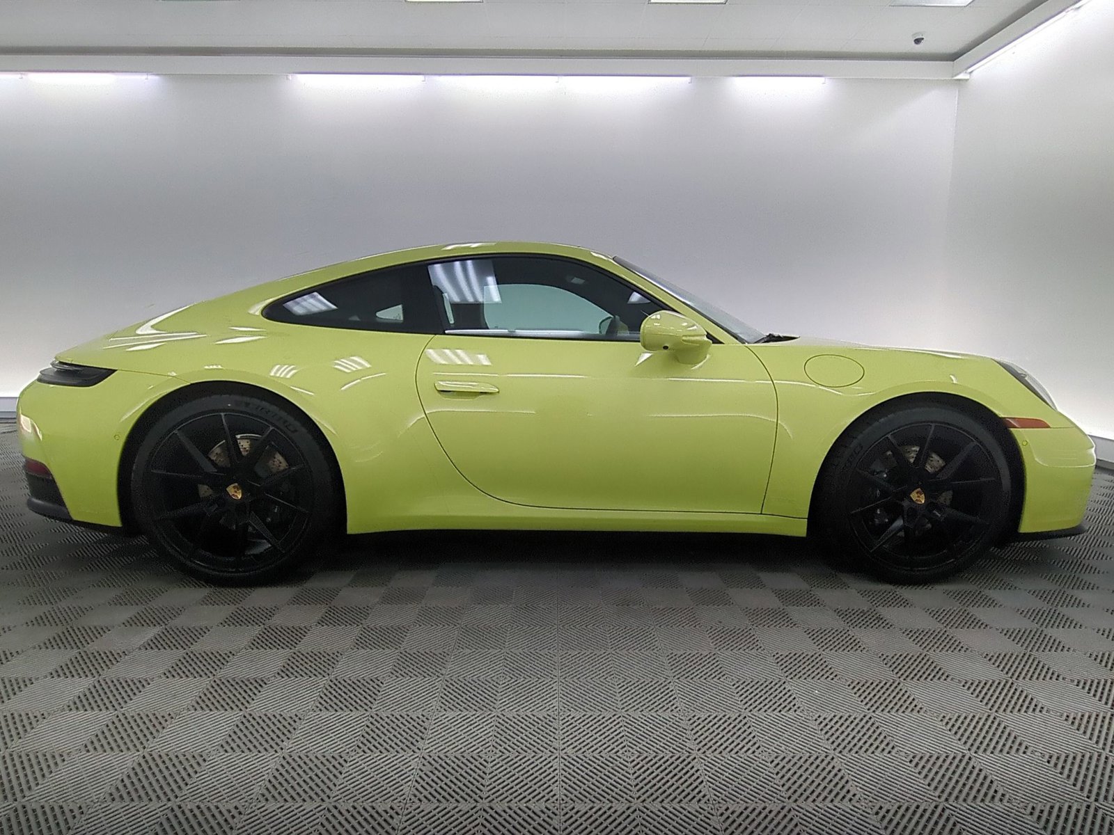 Certified 2025 Porsche 911 Carrera RWD image 8