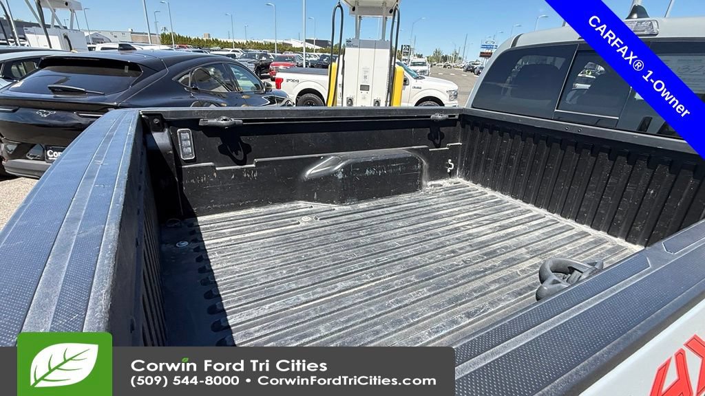 Used 2020 Toyota Tacoma TRD Sport w/ Technology Package AWD/4WD image 9