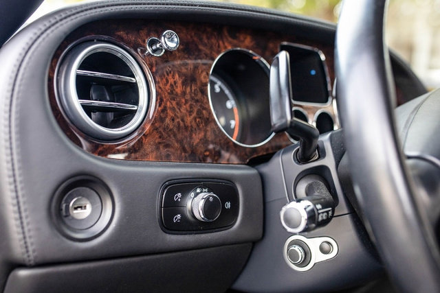 Used 2006 Bentley Flying Spur Flying Spur AWD/4WD image 38