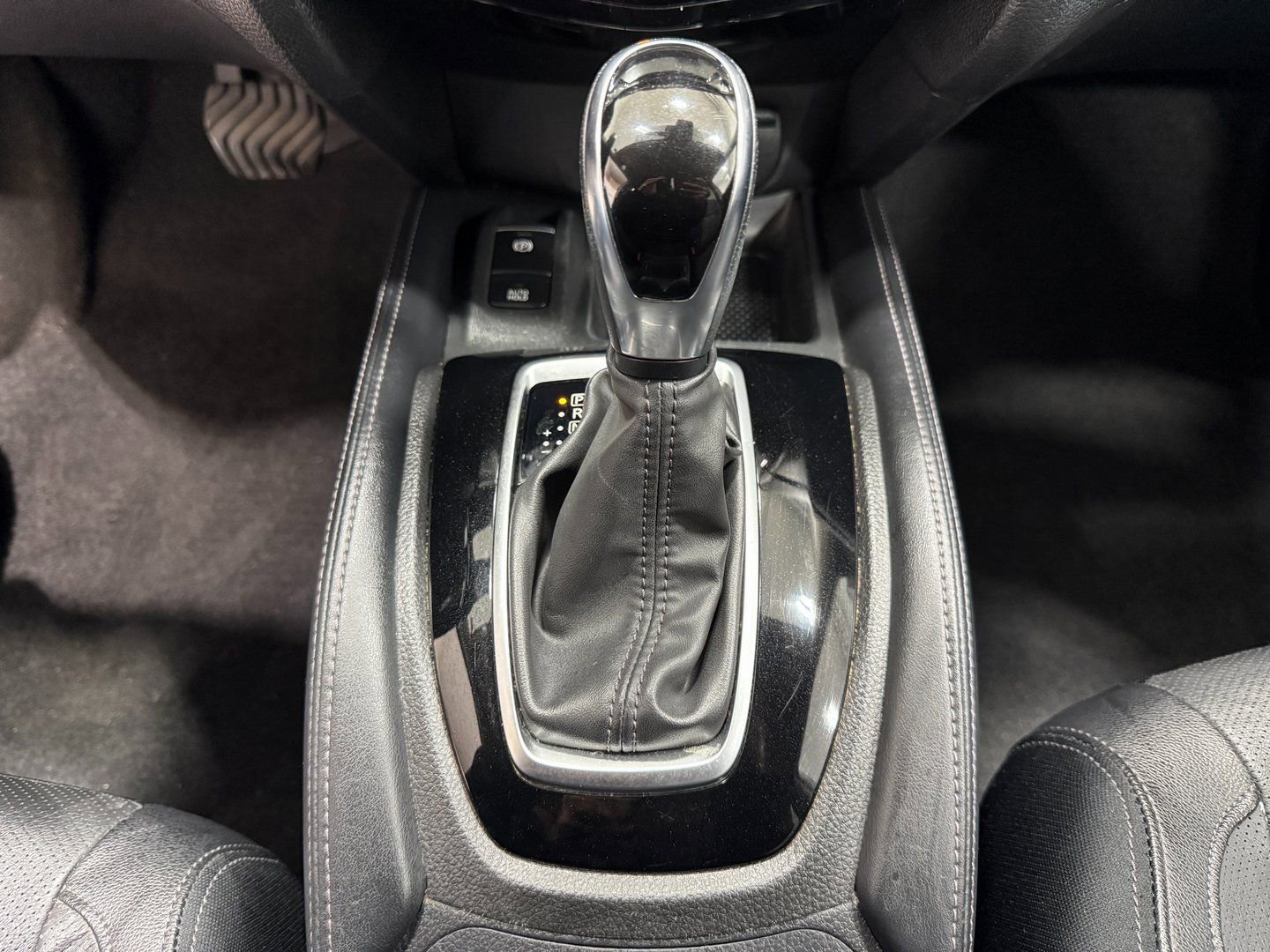 Used 2020 Nissan Rogue SL image 14