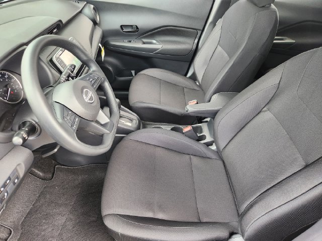 New 2025 Nissan Kicks Play S FWD image 9