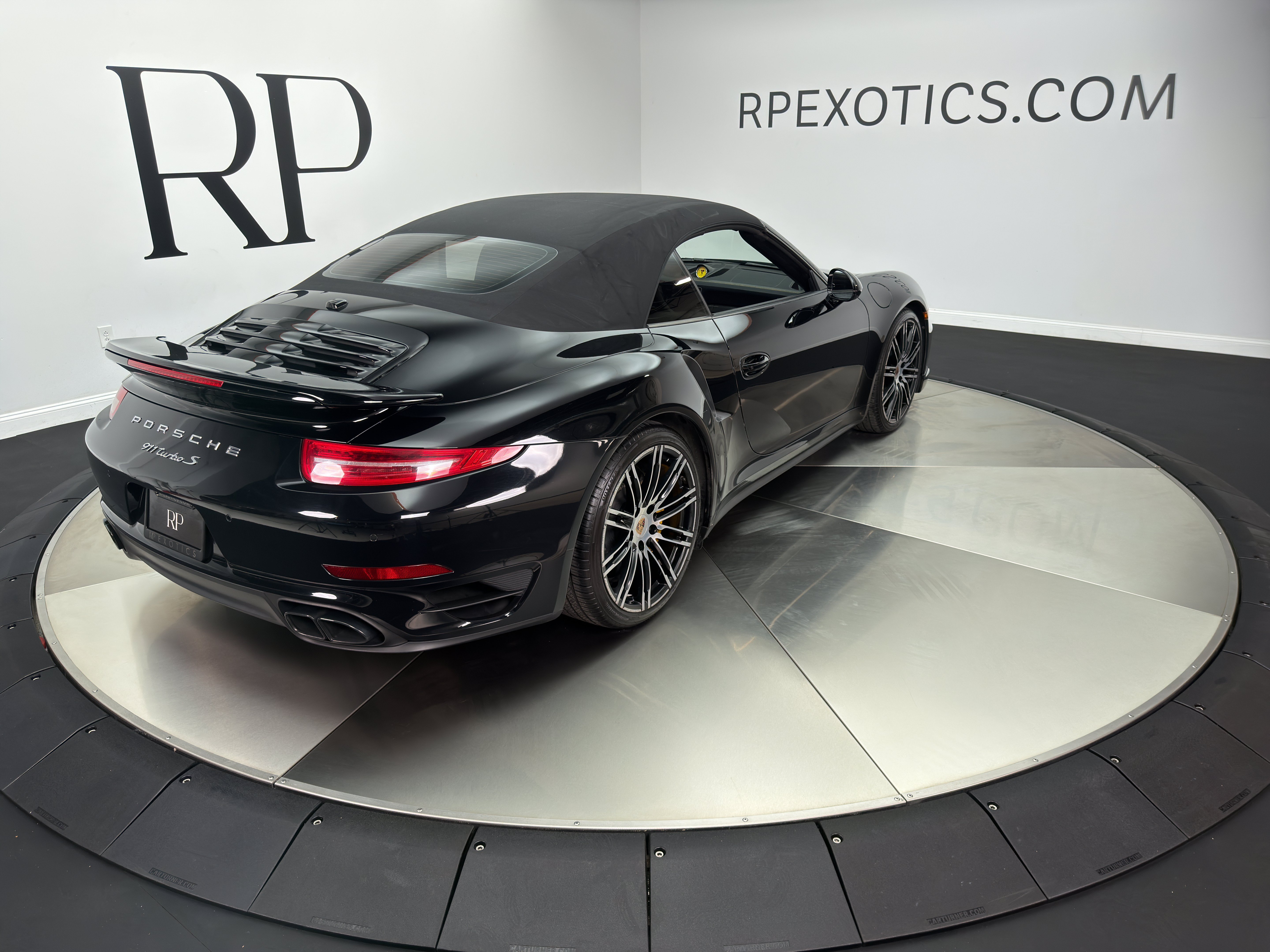 Used 2015 Porsche 911 Turbo S AWD/4WD image 17