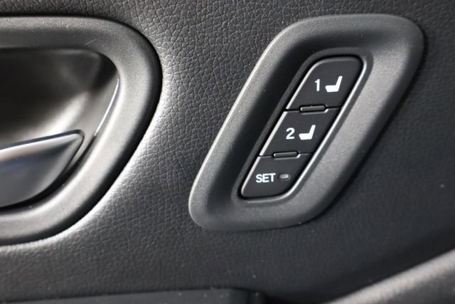 Used 2025 Honda Pilot TrailSport image 22