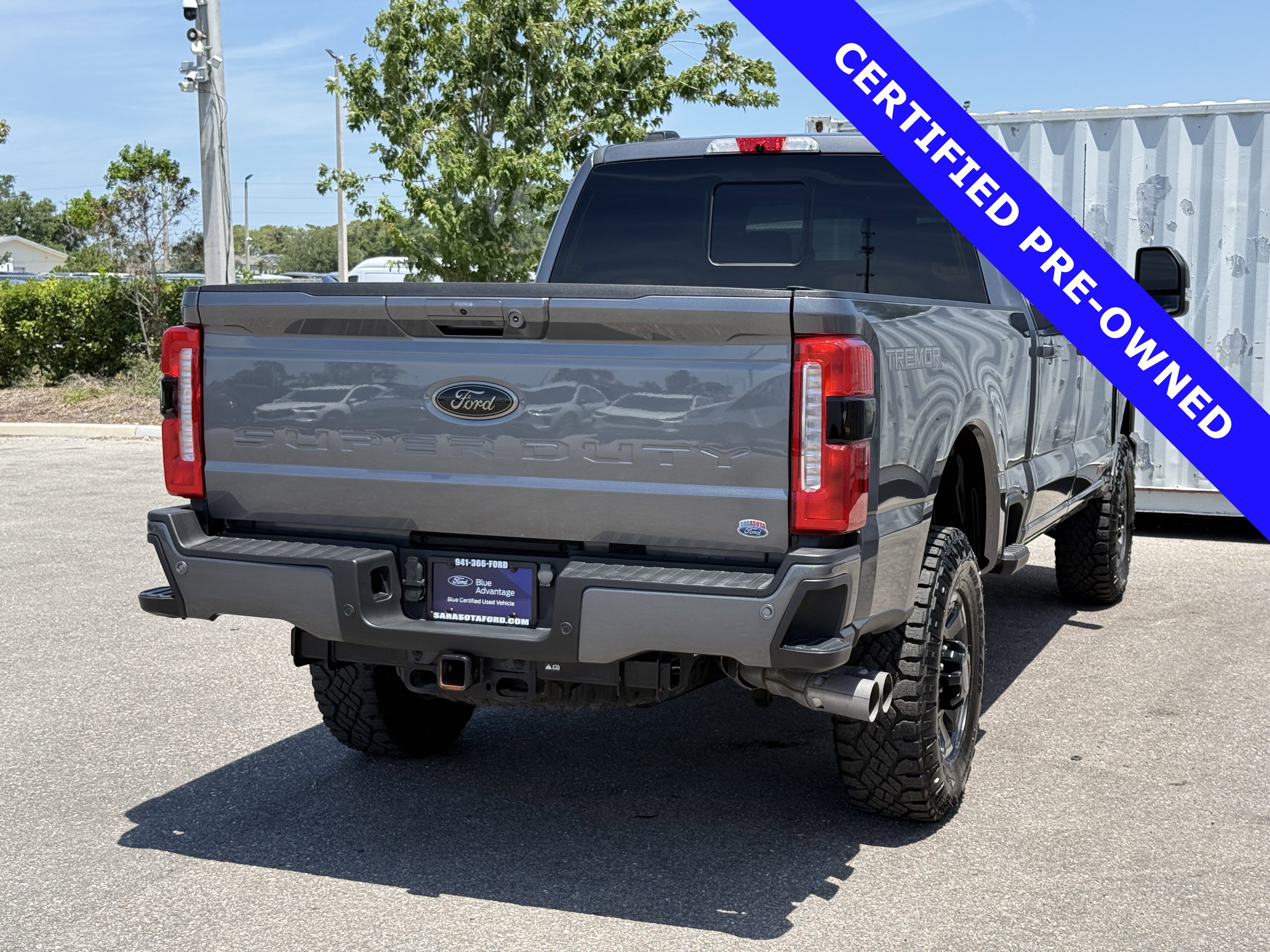 Used 2023 Ford F350 Lariat w/ Lariat Ultimate Package AWD/4WD image 4