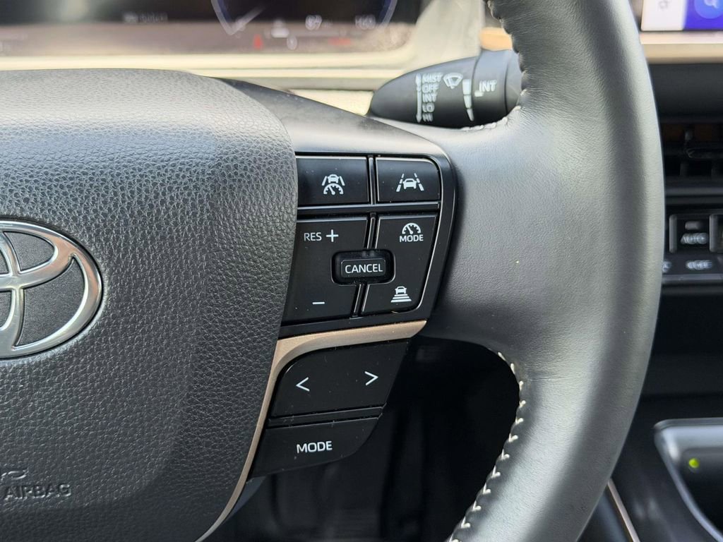 Used 2024 Toyota Crown AWD/4WD image 10