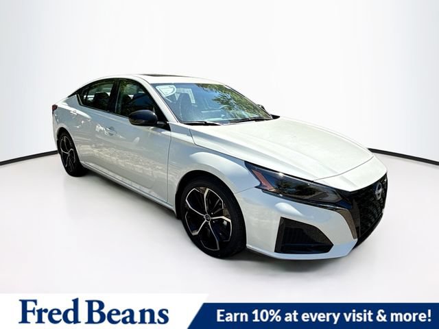 New 2025 Nissan Altima 2.5 SR w/ SR Premium Package FWD image 1