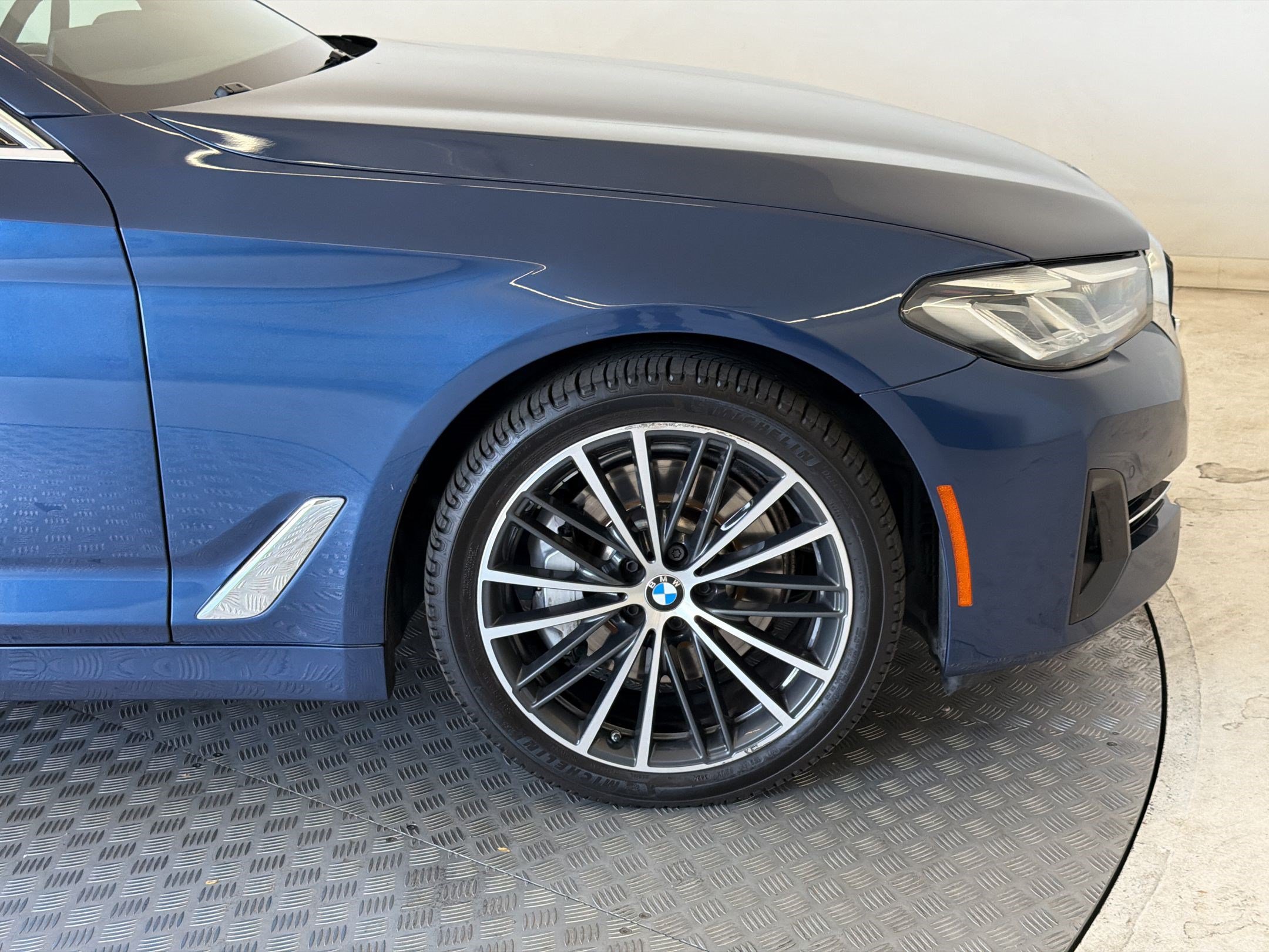 Used 2022 BMW 530i xDrive w/ Premium Package AWD/4WD image 13