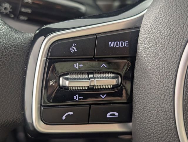 Used 2022 Kia Sorento LX image 14