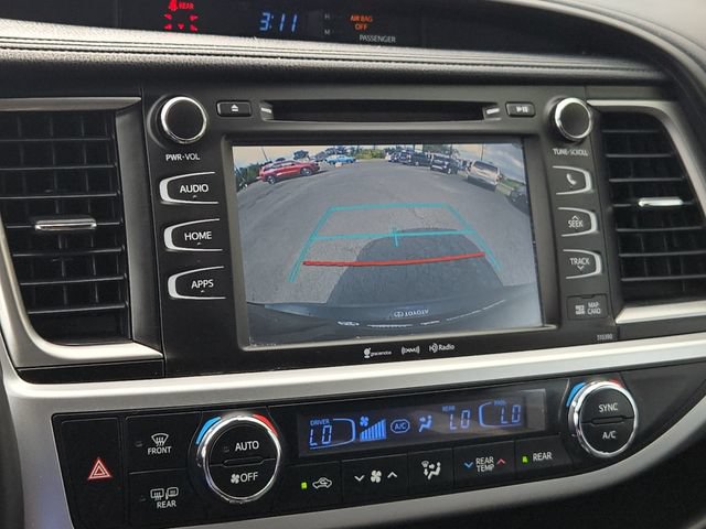 Certified 2019 Toyota Highlander SE w/ Nightshade Edition AWD/4WD image 19