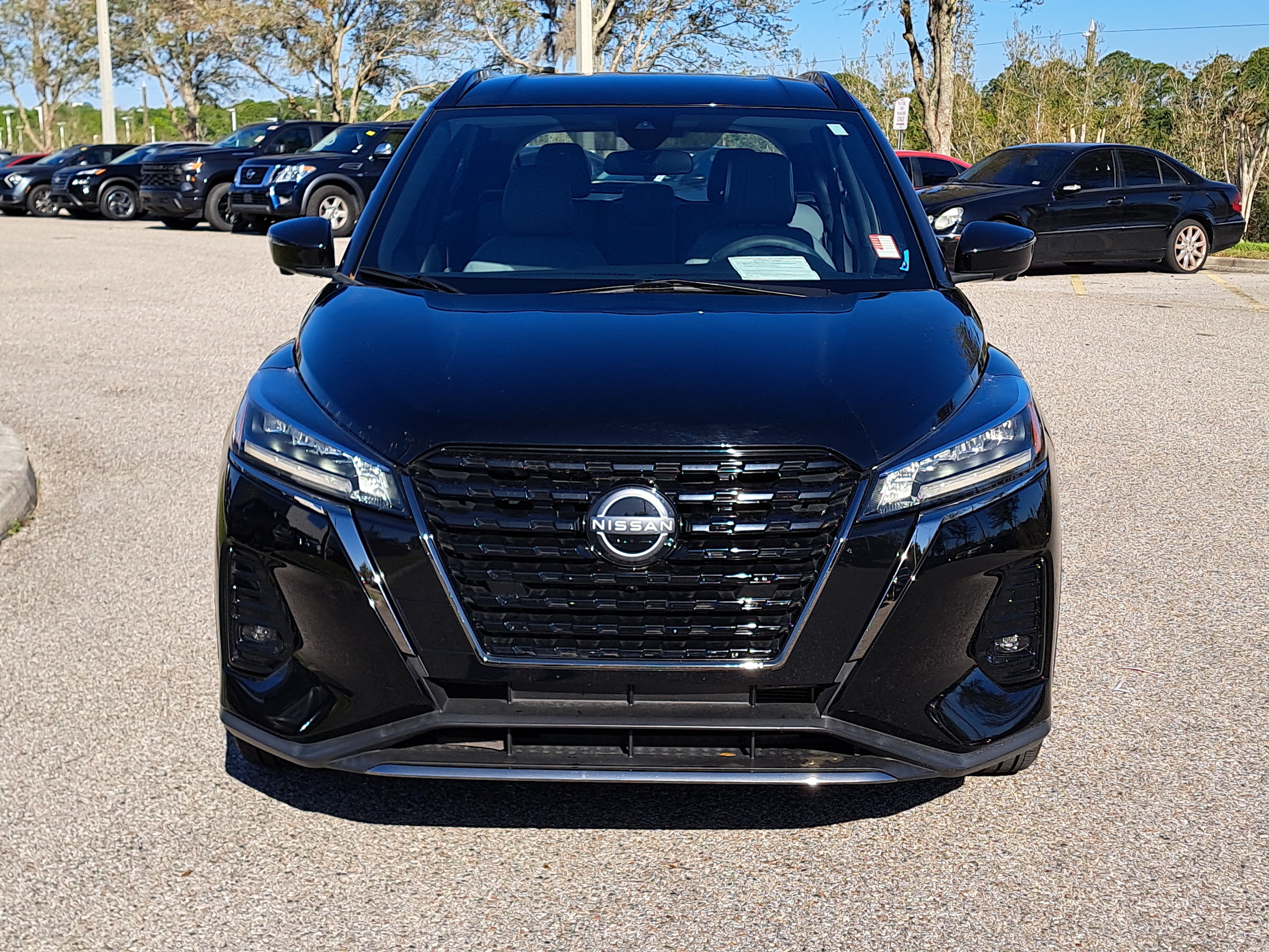 Certified 2024 Nissan Kicks SR w/ SR Premium Package FWD image 2