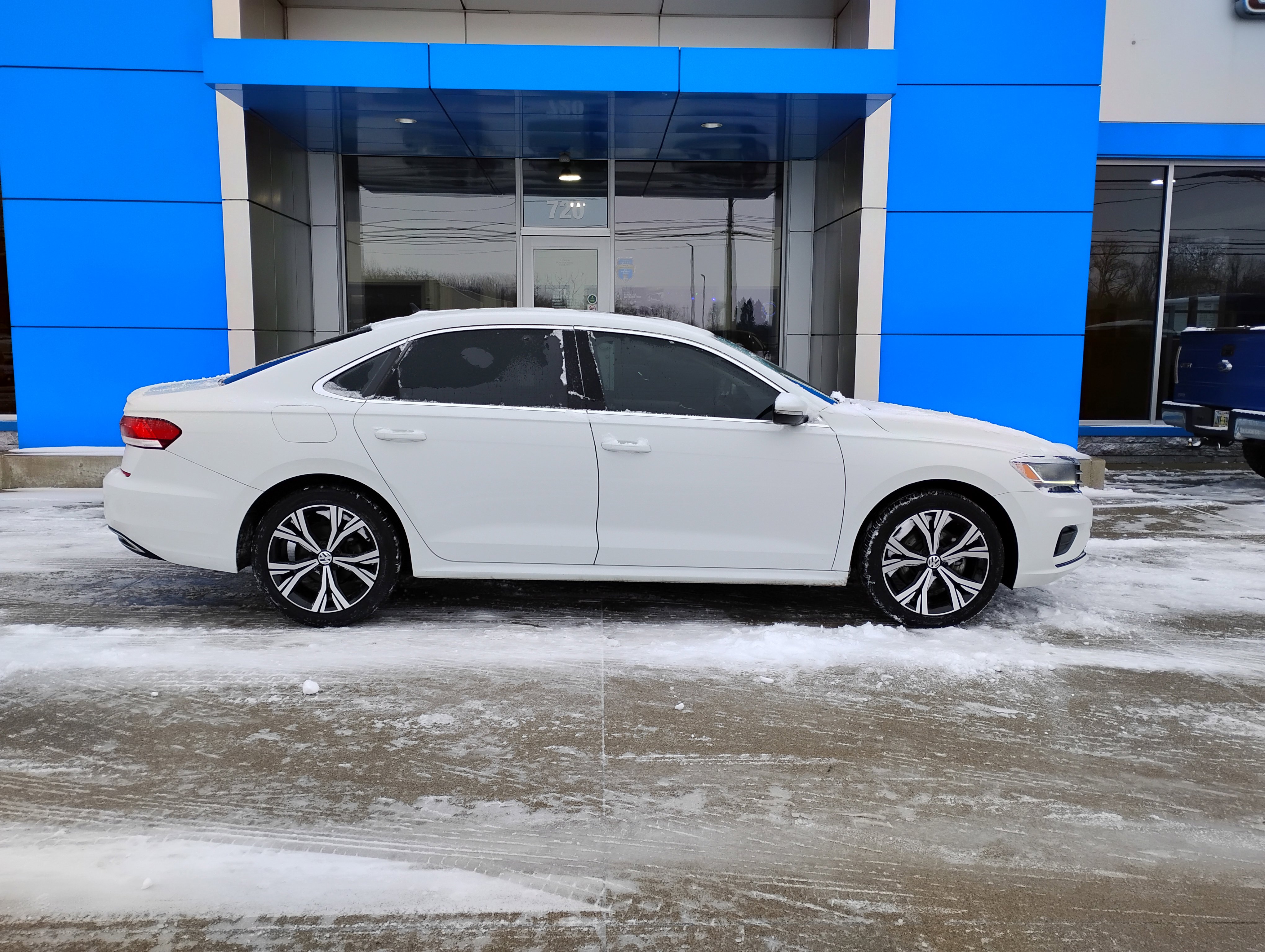 Used 2021 Volkswagen Passat 2.0T SE image 32