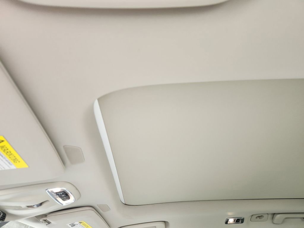 Used 2018 Volvo XC90 T6 Momentum w/ Convenience Package AWD/4WD image 26