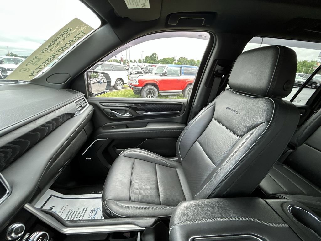 Used 2022 GMC Yukon XL Denali AWD/4WD image 13