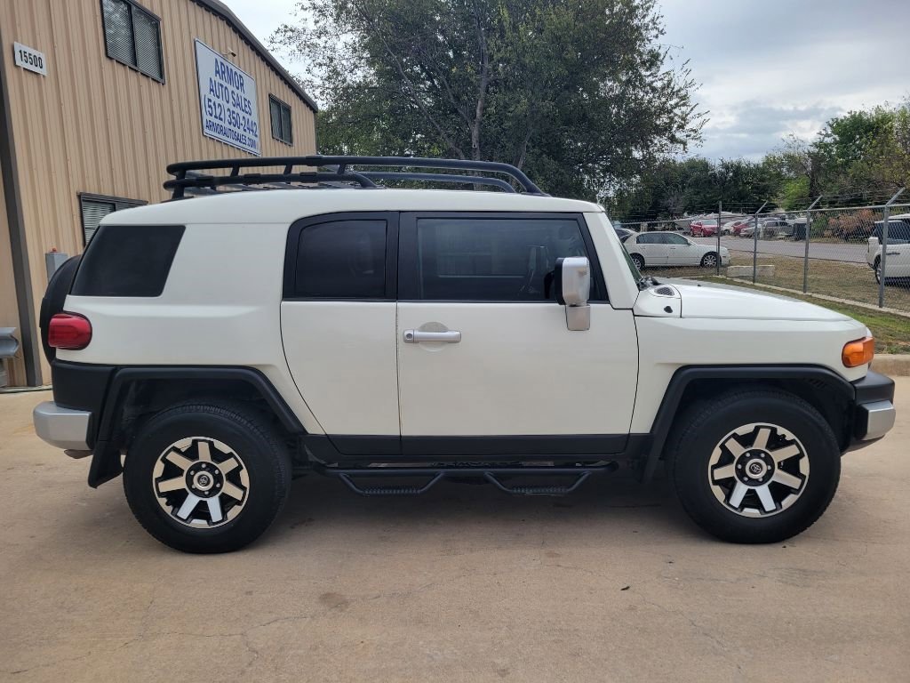 Used 2014 Toyota FJ Cruiser 2WD image 5