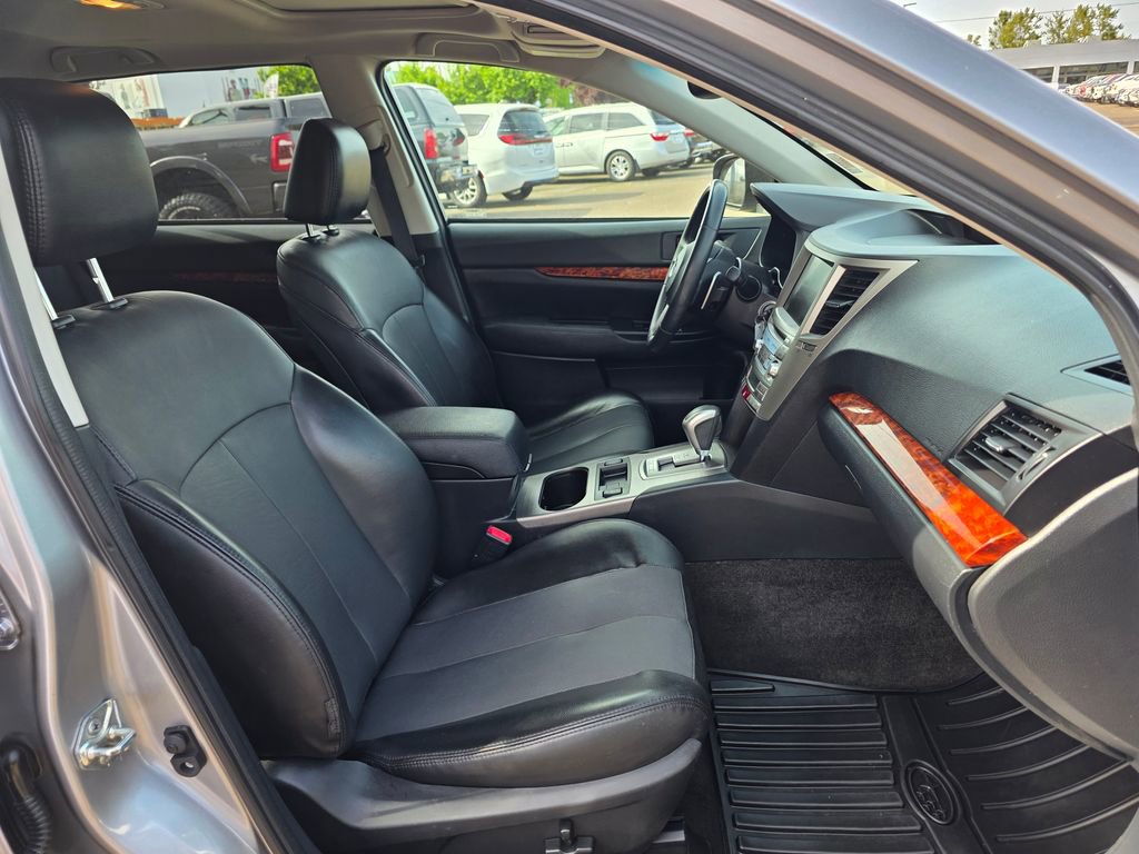 Used 2011 Subaru Outback 2.5i Limited AWD/4WD image 26