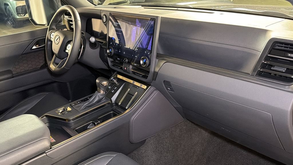 Certified 2024 Lexus GX 550 w/ Accessory Package (Z1) image 11