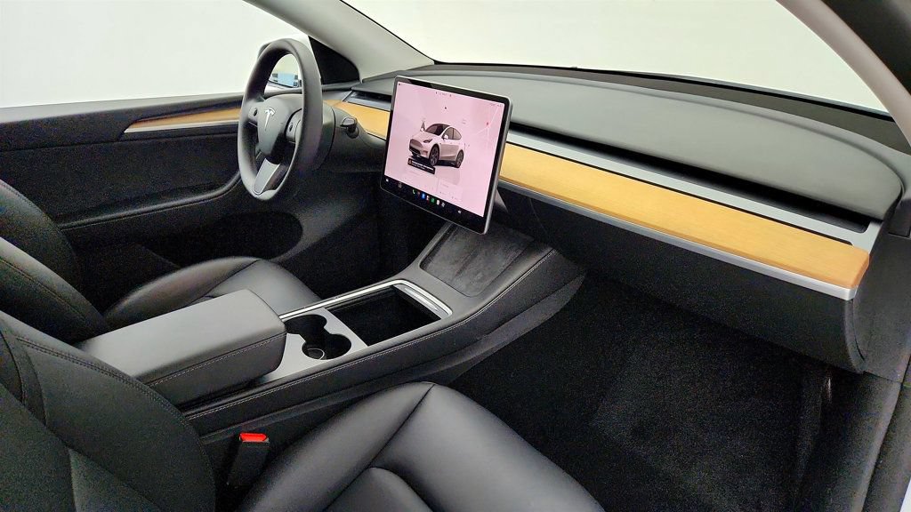 Used 2025 Tesla Model Y Long Range AWD/4WD image 30