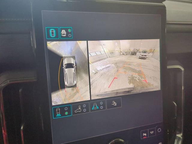 Used 2025 GMC Acadia Elevation w/ Elevation Premium Package image 14