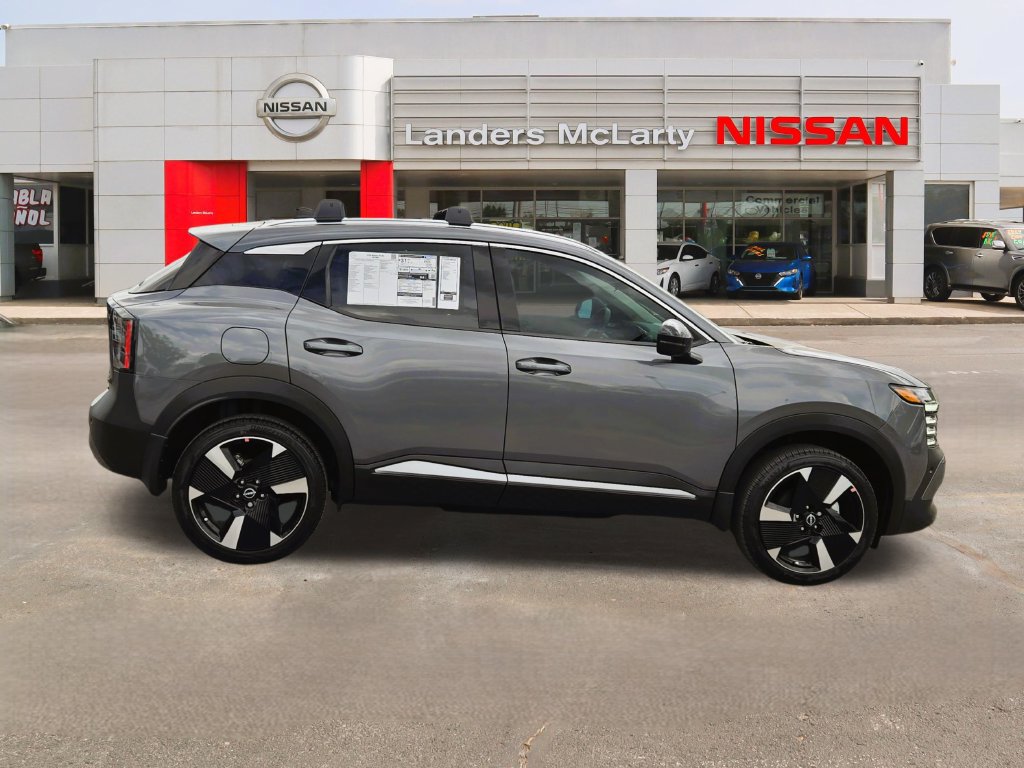 New 2026 Nissan Kicks SR FWD image 2