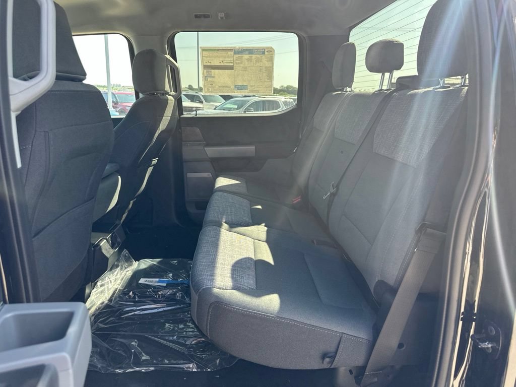 New 2026 Ford F350 XLT w/ XLT Premium Package AWD/4WD image 26