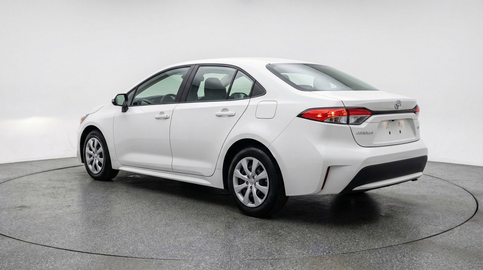 Used 2025 Toyota Corolla LE image 6