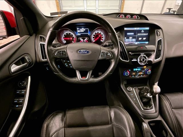 Used 2015 Ford Focus ST w/ Equipment Group 402A FWD image 5
