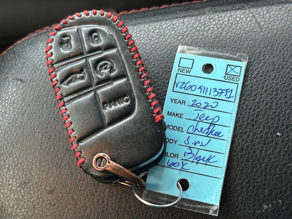 Used 2020 Jeep Cherokee Limited FWD image 41