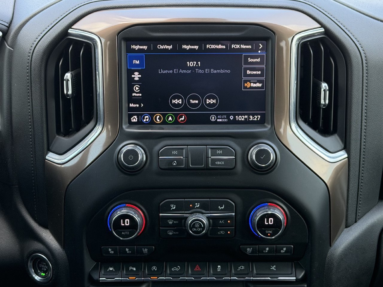 Used 2021 Chevrolet Silverado 1500 High Country w/ Technology Package AWD/4WD image 16
