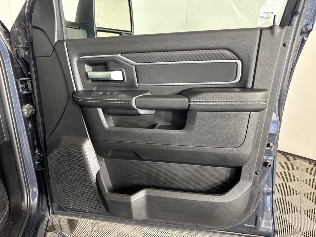 Used 2026 RAM 2500 Big Horn AWD/4WD image 40