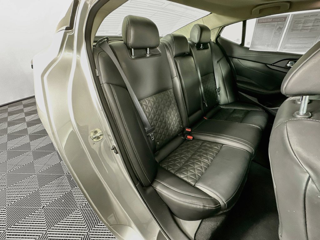 Used 2022 Nissan Maxima Platinum w/ Sport Mat Group FWD image 35