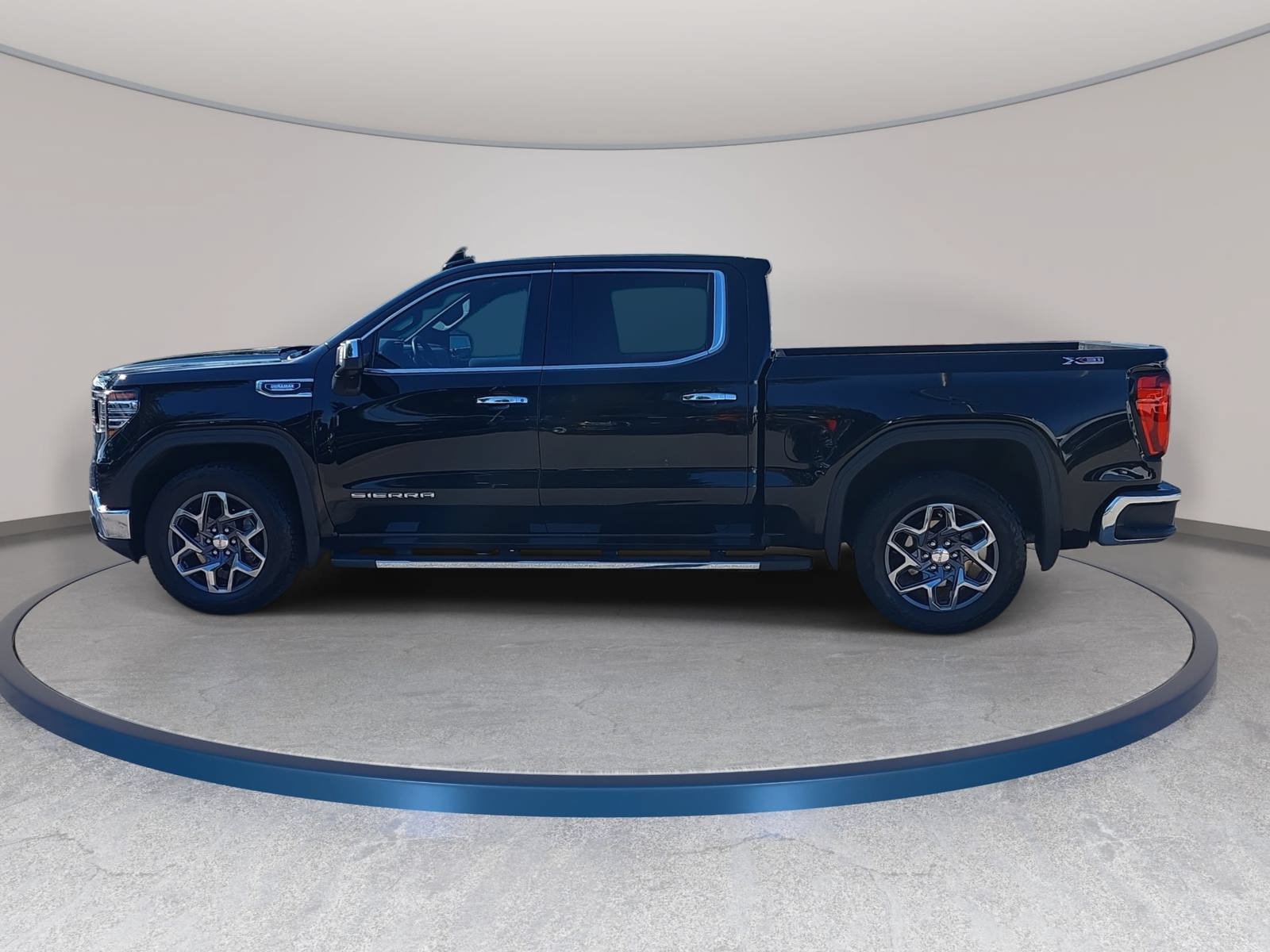 Used 2023 GMC Sierra 1500 SLT w/ SLT Premium Package AWD/4WD image 8