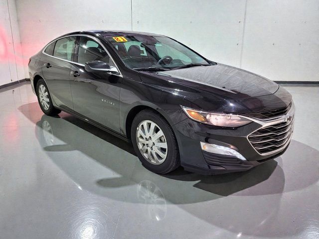 Used 2021 Chevrolet Malibu LT image 2