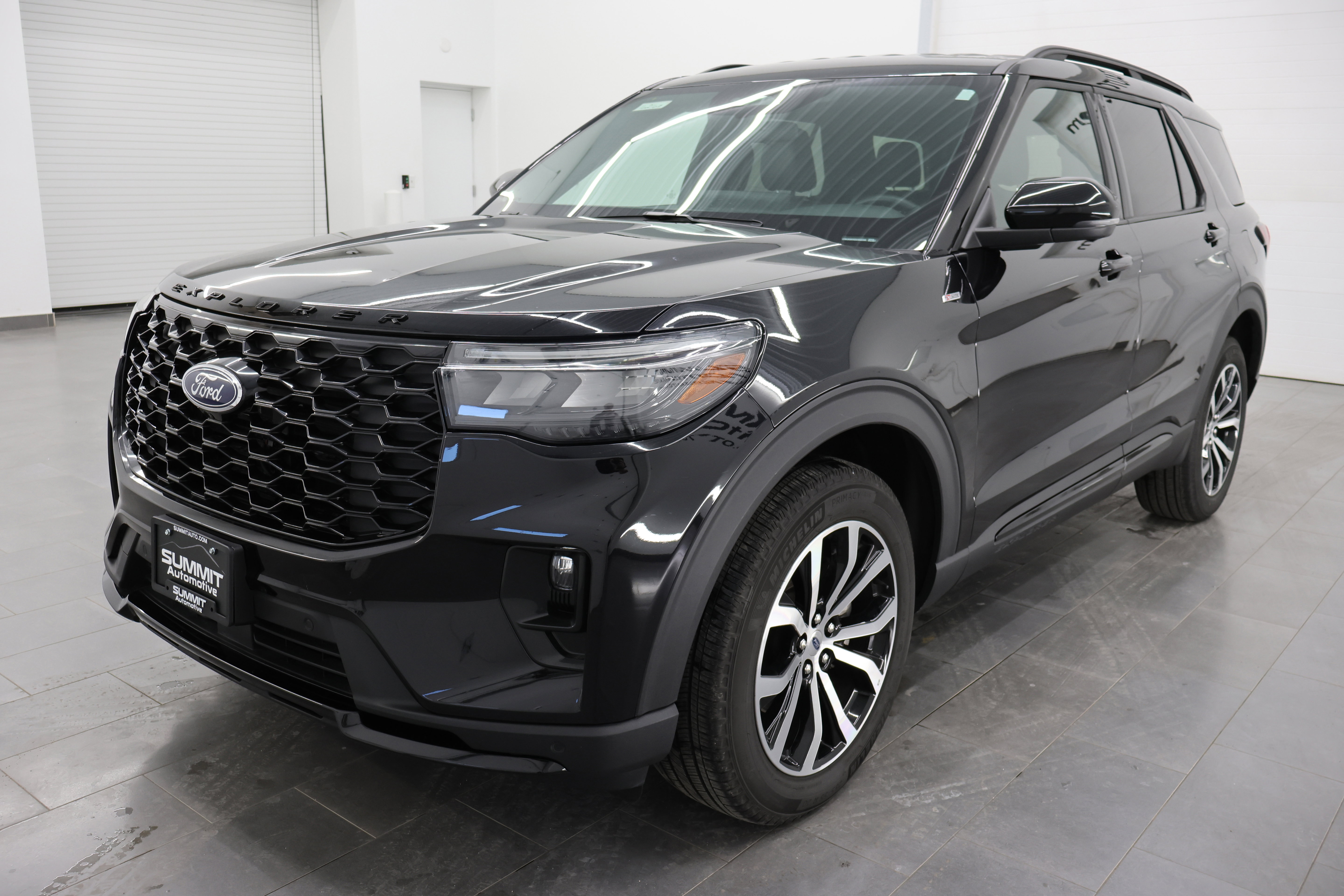 Used 2025 Ford Explorer ST-Line image 7