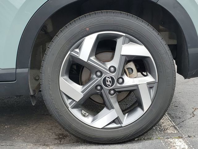 Used 2025 Hyundai Venue SEL FWD image 31