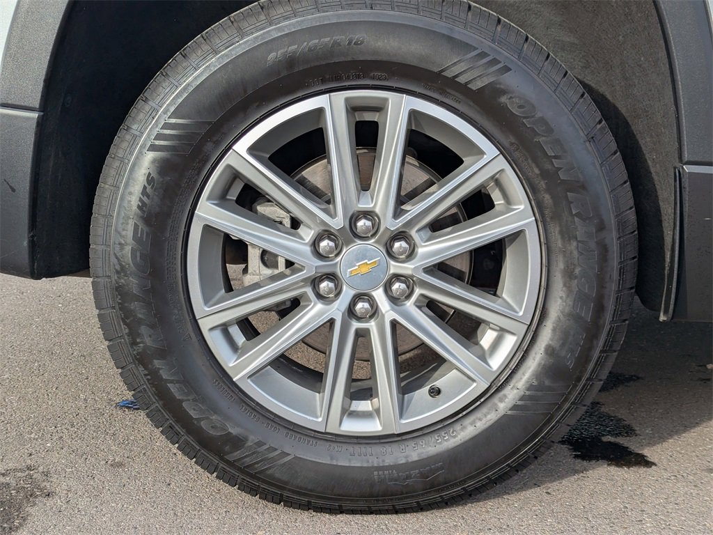 Used 2023 Chevrolet Traverse LT w/ Rear Camera Mirror Package image 52