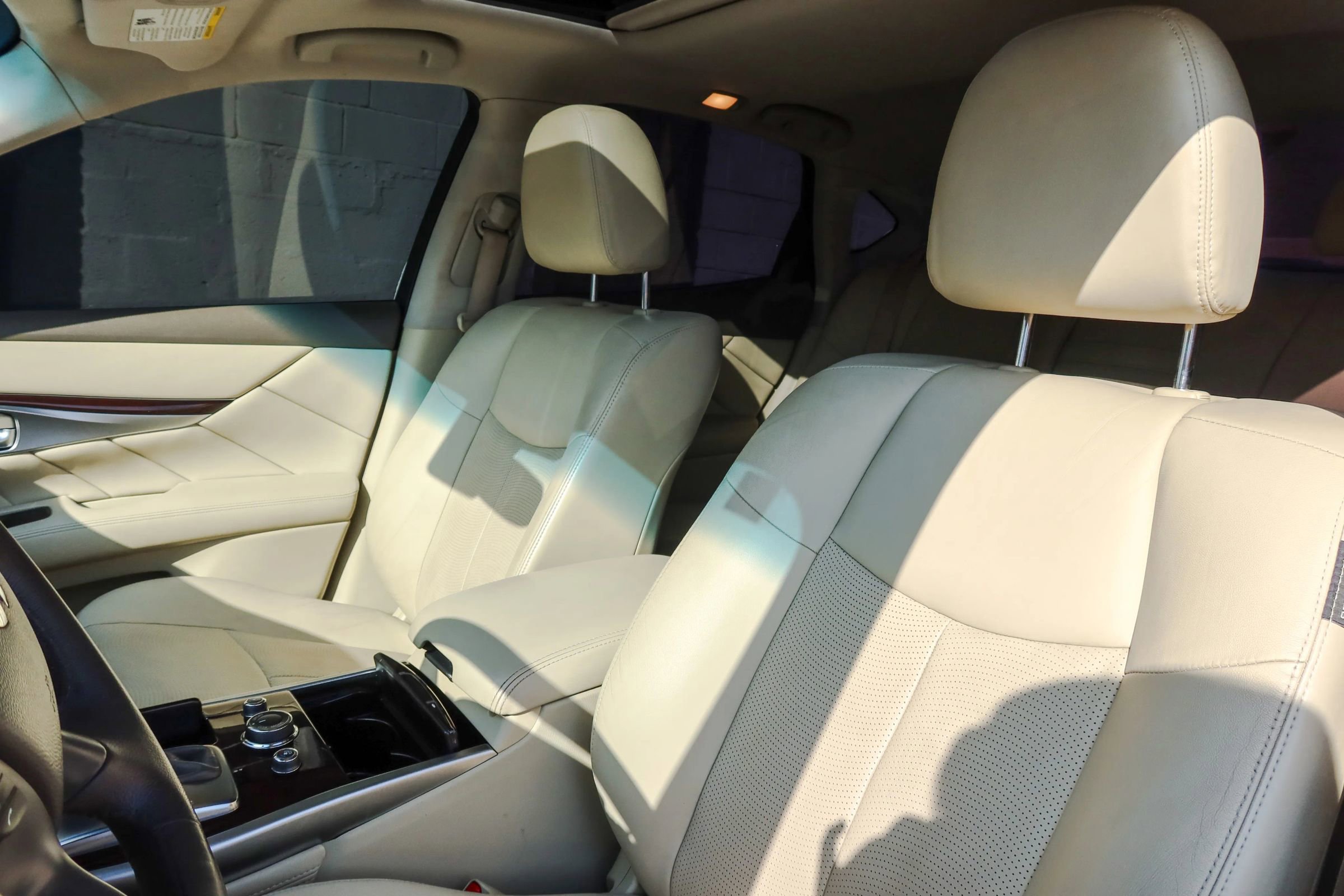 Used 2015 INFINITI Q70 3.7 image 13