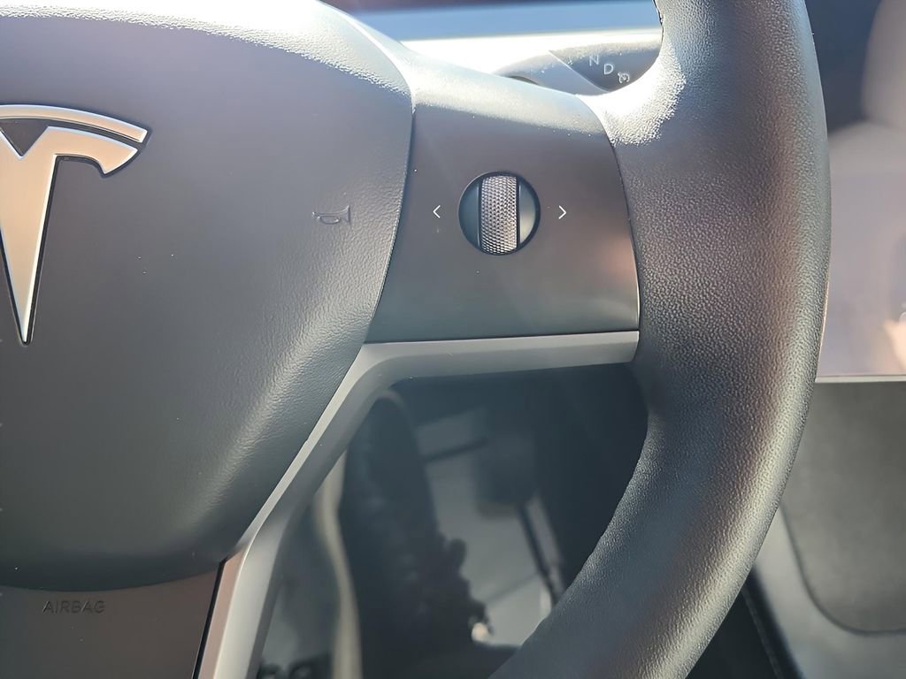 Used 2022 Tesla Model 3 Standard Range image 20