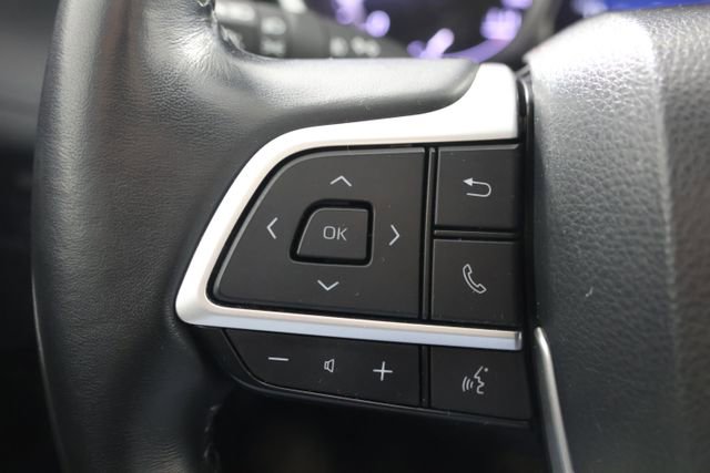 Used 2023 Toyota Highlander XLE image 11