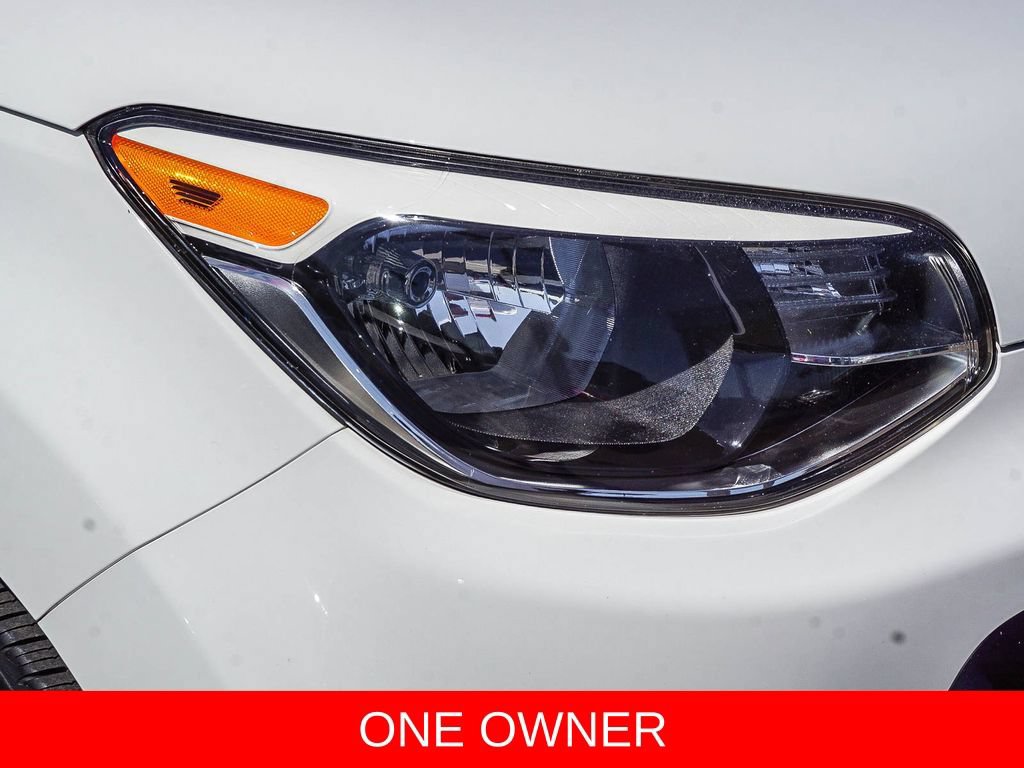 Used 2016 Kia Soul + FWD image 10