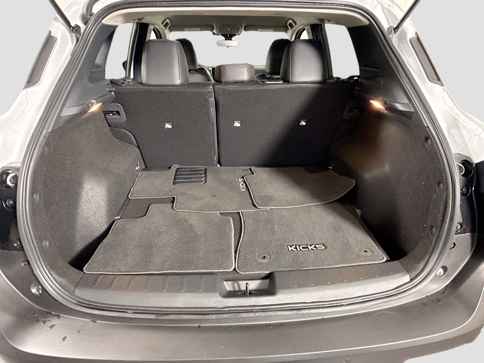 Used 2026 Nissan Kicks SR image 35