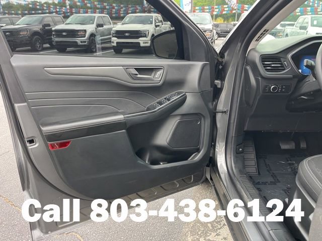 Used 2025 Ford Escape Active w/ Tech Pack #1 FWD image 4