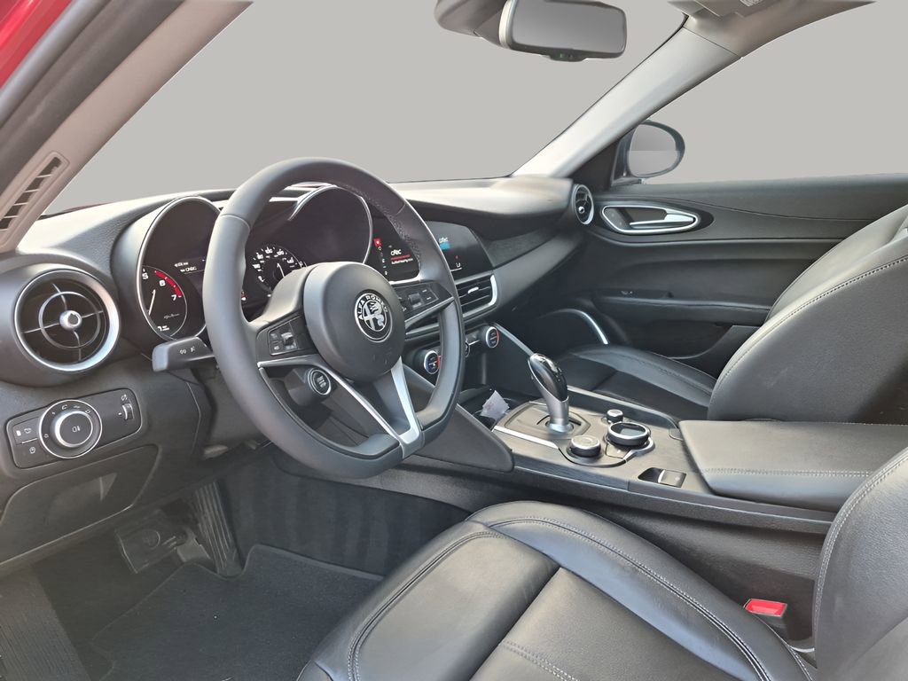 Used 2019 Alfa Romeo Giulia w/ Nero Edizione image 29