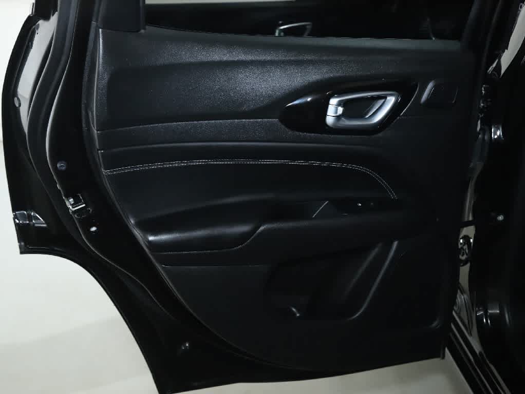 Certified 2023 Jeep Compass High Altitude AWD/4WD image 12