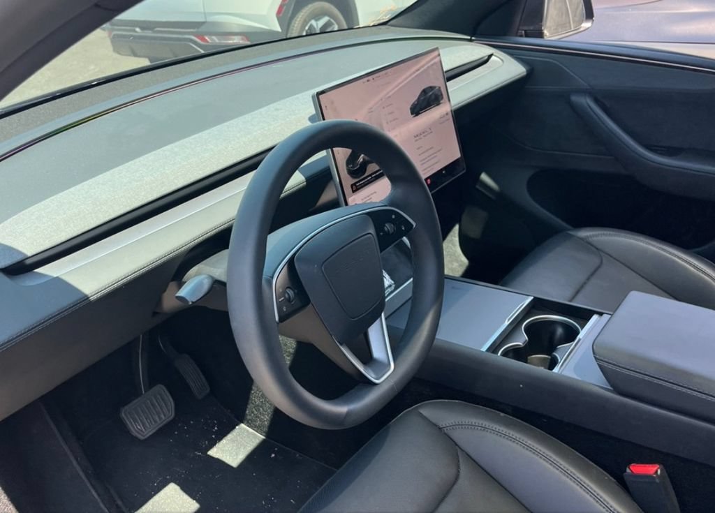 Used 2026 Tesla Model Y Long Range AWD/4WD image 5
