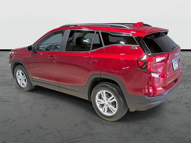 Used 2024 GMC Terrain SLE w/ Driver Convenience Package AWD/4WD image 2