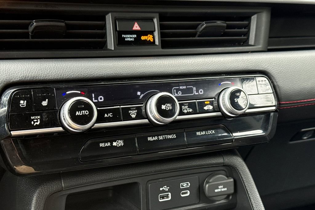 Certified 2025 Honda Pilot Black Edition image 22