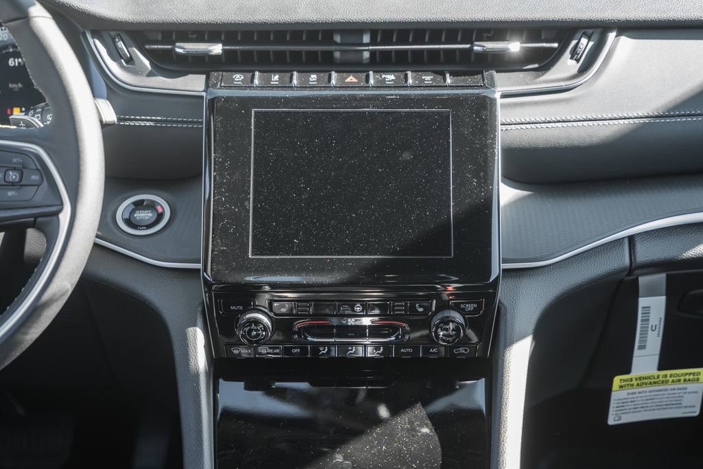 New 2025 Jeep Grand Cherokee Laredo X w/ Luxury Tech Group I image 20